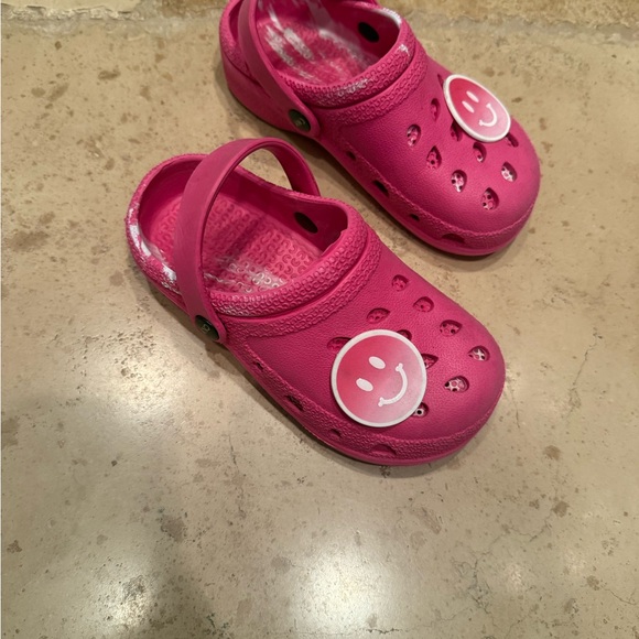 Pink Clogs - Picture 2 of 5